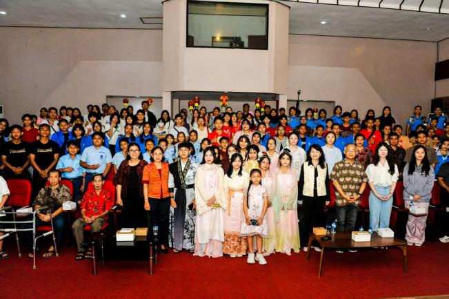 印尼巴陵康孔子学院2026年春节开放日活动来宾合影。印尼巴陵康孔子学院供图