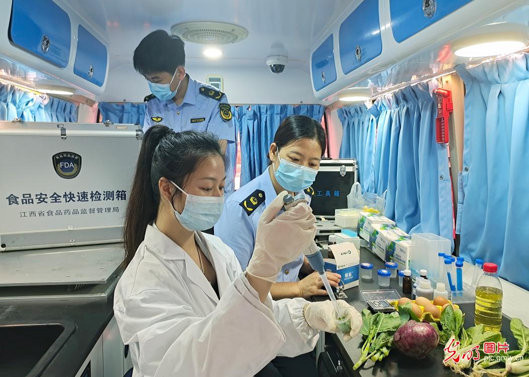 【聚焦高考 逐梦今夏】暖心护航,托举学子奋力追梦 【聚焦高考 逐梦今夏】暖心护航,托举学子奋力追梦