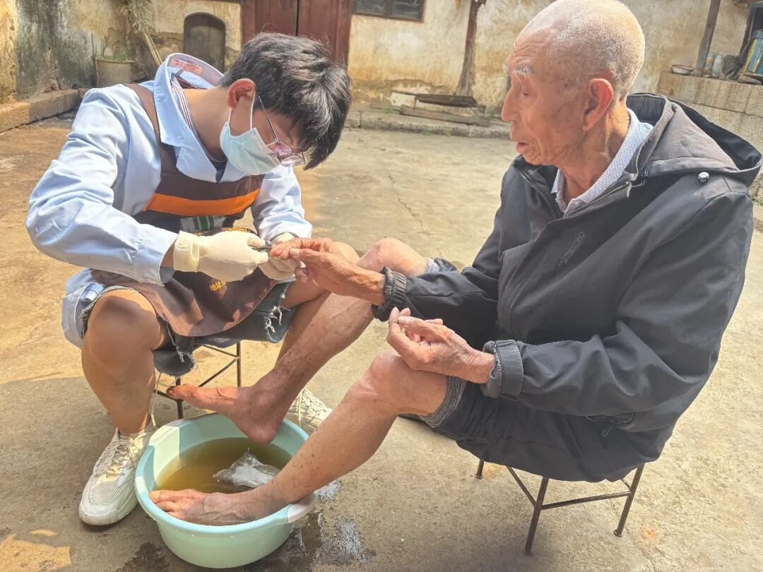 就在红河，他们10元实现干饭自由→