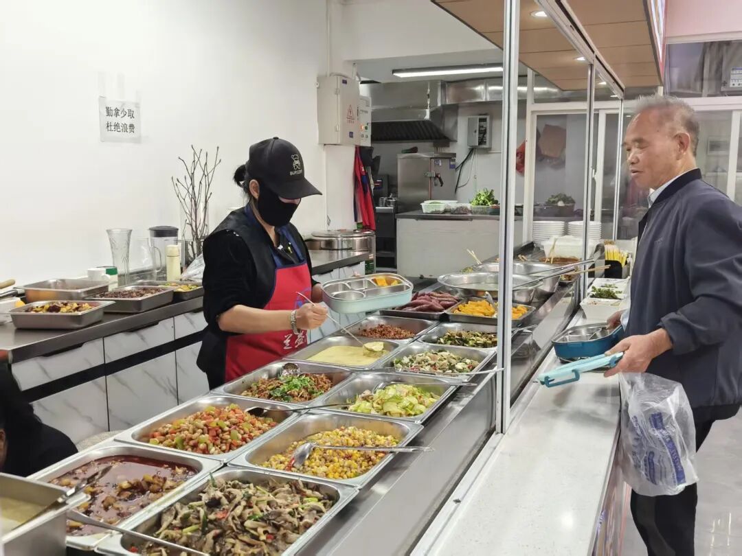 就在红河，他们10元实现干饭自由→