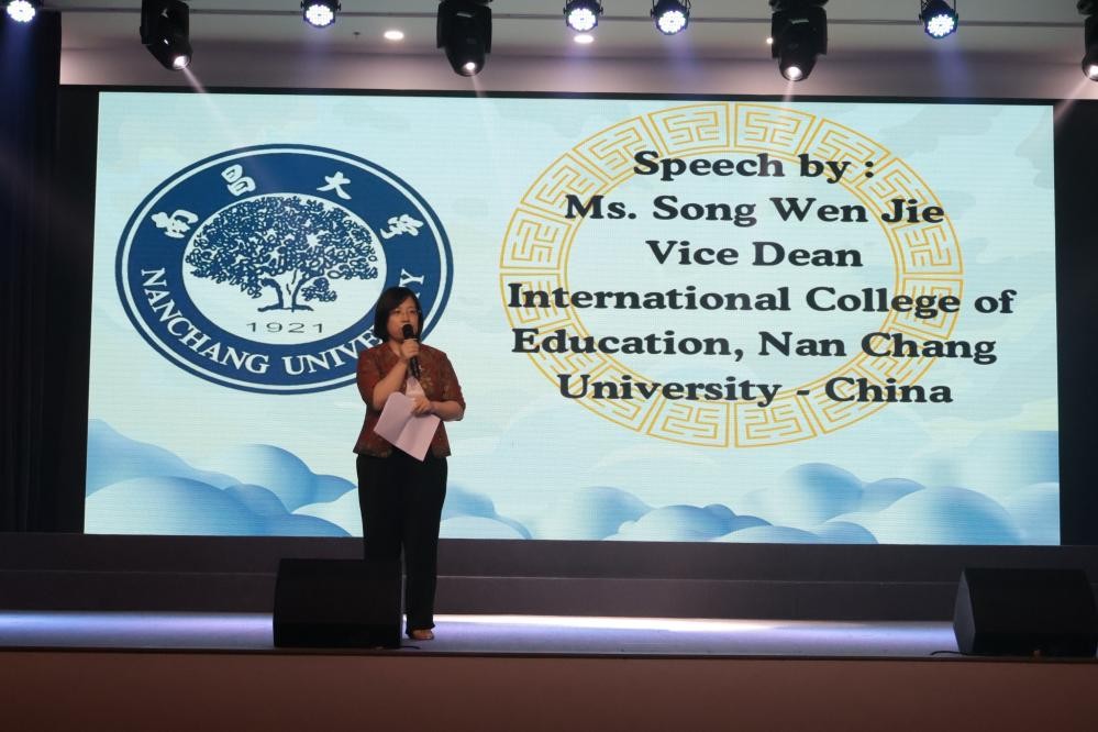 宋文杰致辞。哈山努丁大学孔子学院供图